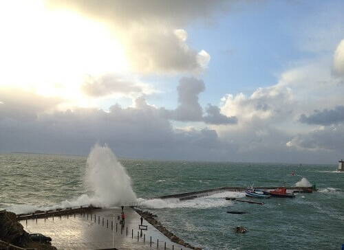 jour de tempête sur le port du Conquet en Finistère